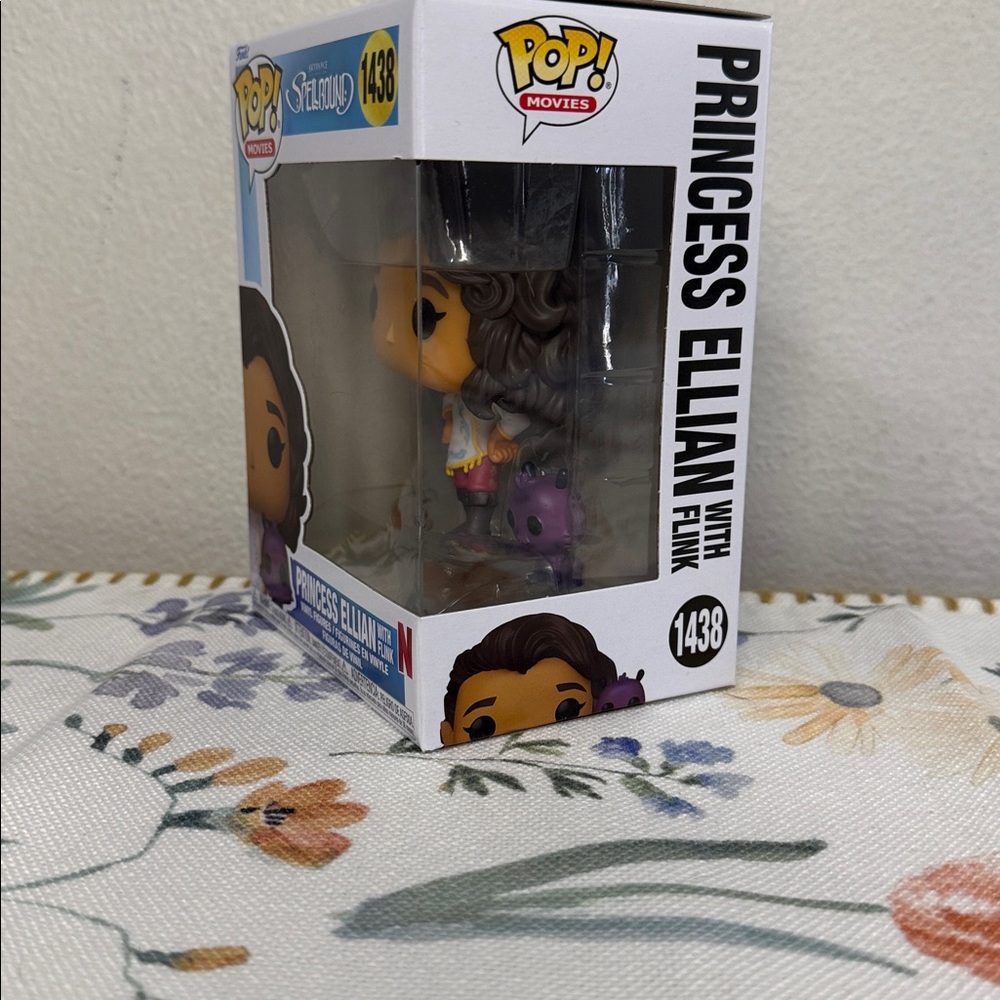 Funko Pop! Movies Princess Ellian with Purple Companion - Picture 2 of 4